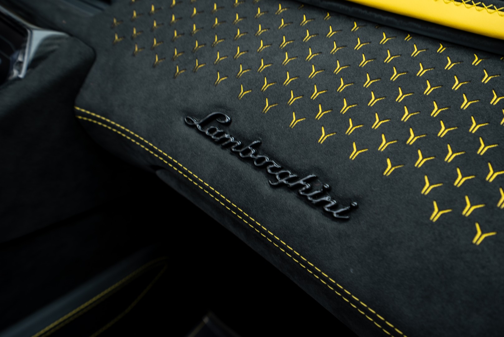 2022 LAMBORGHINI AVENTADOR ULTIMAE 01 OF 250. FULL CARBON